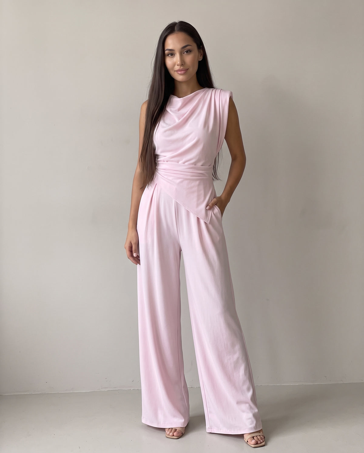 Komplet sa drapiranim topom, svetlo roze, spreda